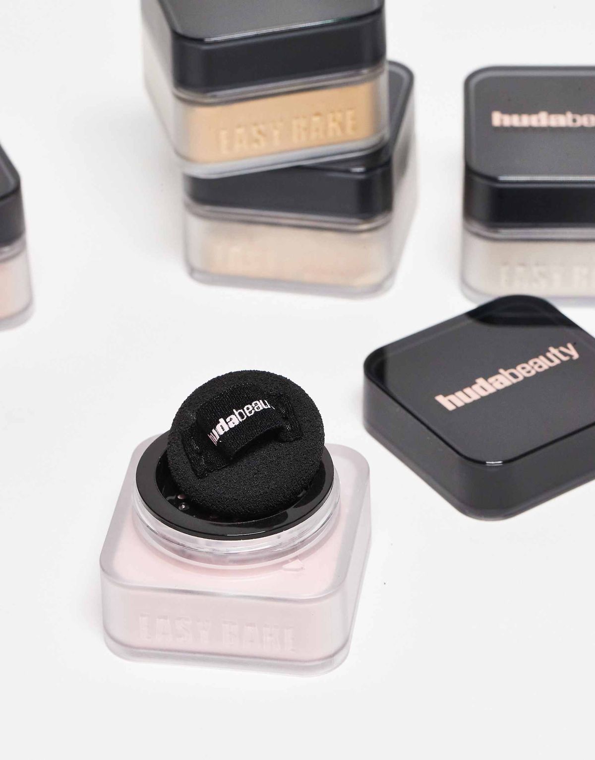 Huda Beauty Mini Easy Bake Loose Setting Powder – 6 g