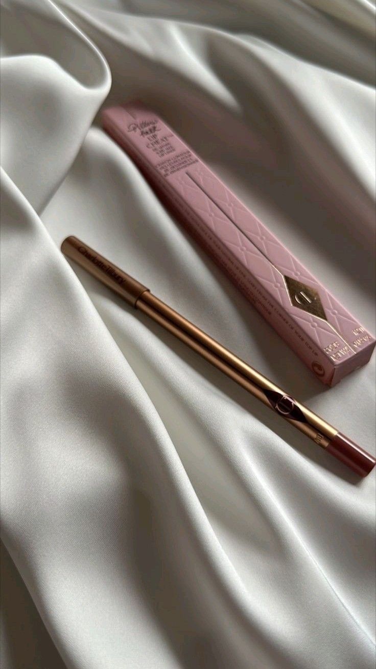 Charlotte Tilbury Lip Cheat Lip Liner